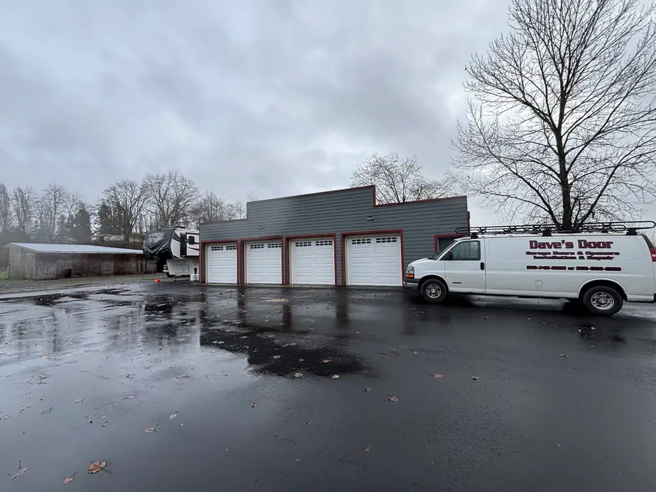 The Dave's Door workshop and company van in Enumclaw